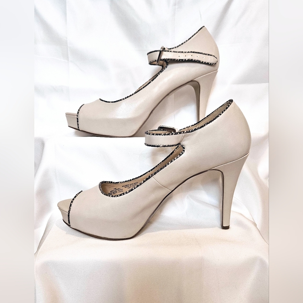 Like- New Nine West Stiletto High Heels Pumps